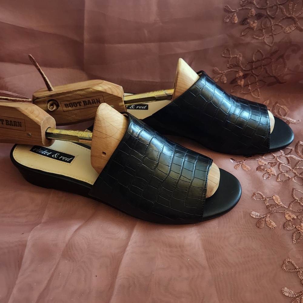 Violet & Red Slip On black  Peeptoe Flats Sandals Size 8.5 - Picture 3 of 8
